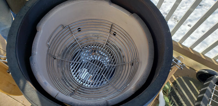Kick Ash Basket and Can in Kamado Grill